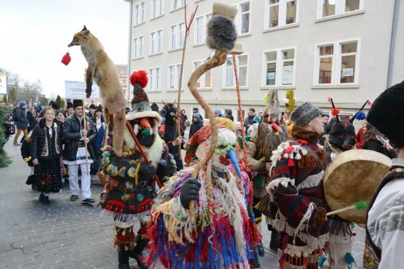 festivalul-national-de-muzica-traditii-si-obiceiuri-lerui-ler-la-brasov