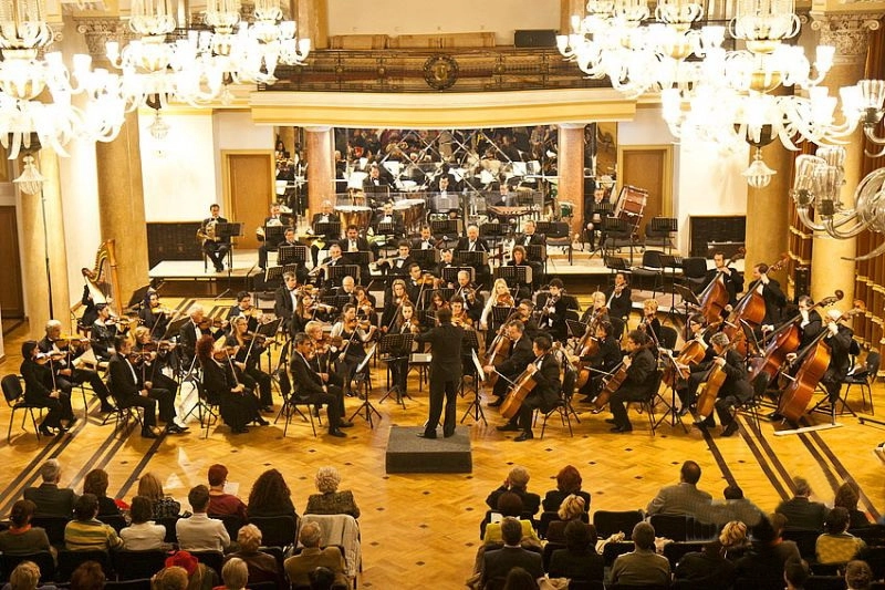 filarmonica-brasov-implineste-141-de-ani-de-activitate