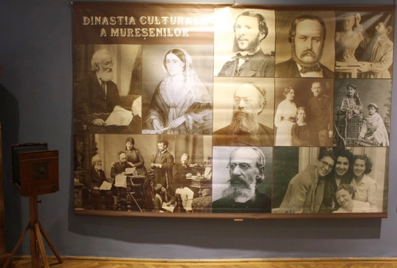 fotografia-intre-album-de-familie-si-document-istoric-la-posta-centrala