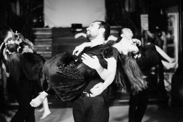 hamlet-si-noi-un-spectacol-laborator-adaptare-contemporana