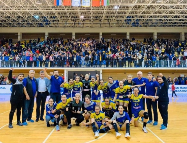 handbal-feminin-csm-corona-brasov-sa-calificat-in-grupele-cupei-ehf