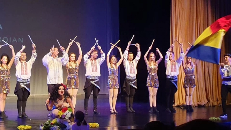 hora-sanzienelor-spectacol-de-dans-si-muzica-de-ziua-nationala-a-romaniei-la-reduta