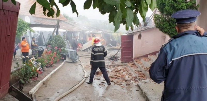 incendiu-pe-furtuna-la-bod-doua-case-au-luat-foc