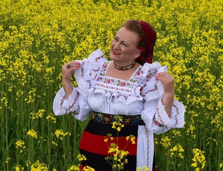 incepe-maialul-rasnovean-a-sasea-editie-pe-promenada-sisi-din-rasnov