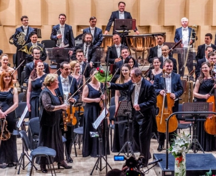 incepe-o-noua-stagiune-cea-cu-numarul-142-a-filarmonicii-brasov-cu-un-concert-de-exceptie