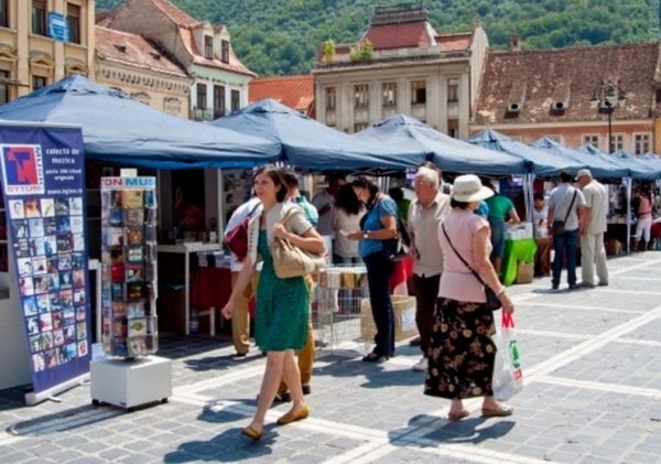 intre-25-si-28-iulie-2019-brasovul-gazduieste-festivalul-de-carte-si-muzica-libris