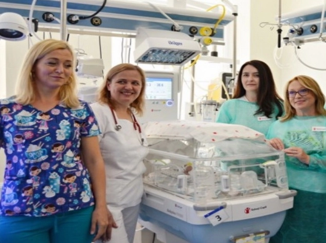 la-maternitatea-din-brasov-a-fost-adus-un-incubator-pentru-bebelusii-nascuti-prematur