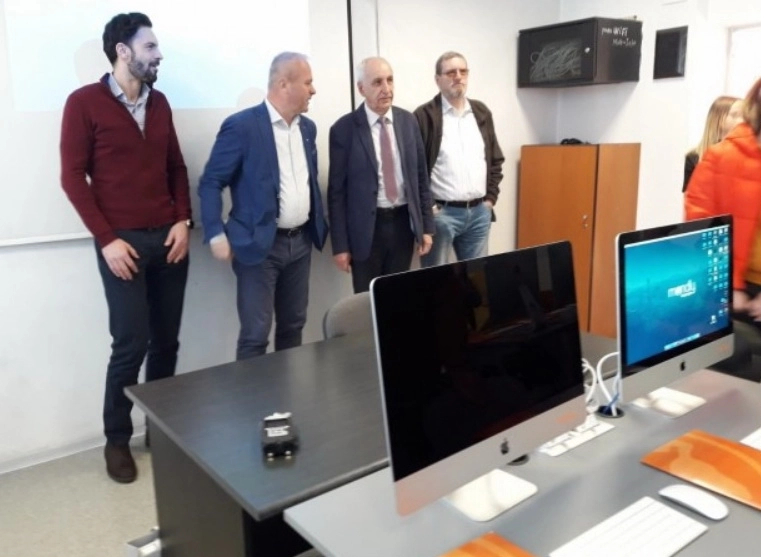 laborator-it-performant-pentru-studentii-de-la-facultatea-de-matematicainformatica