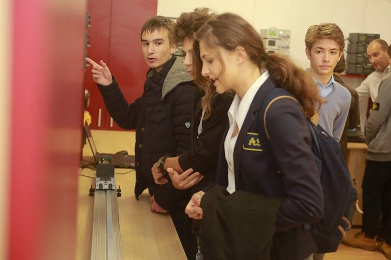 lotul-national-de-fizica-se-va-pregati-pentru-olimpiadele-internationale-la-brasov-