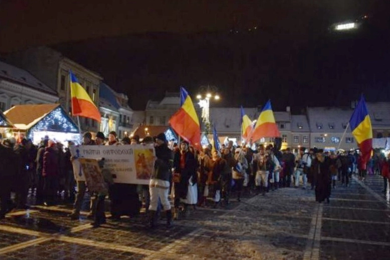 marsul-colindatorilor-duminica-pe-strazile-brasovului