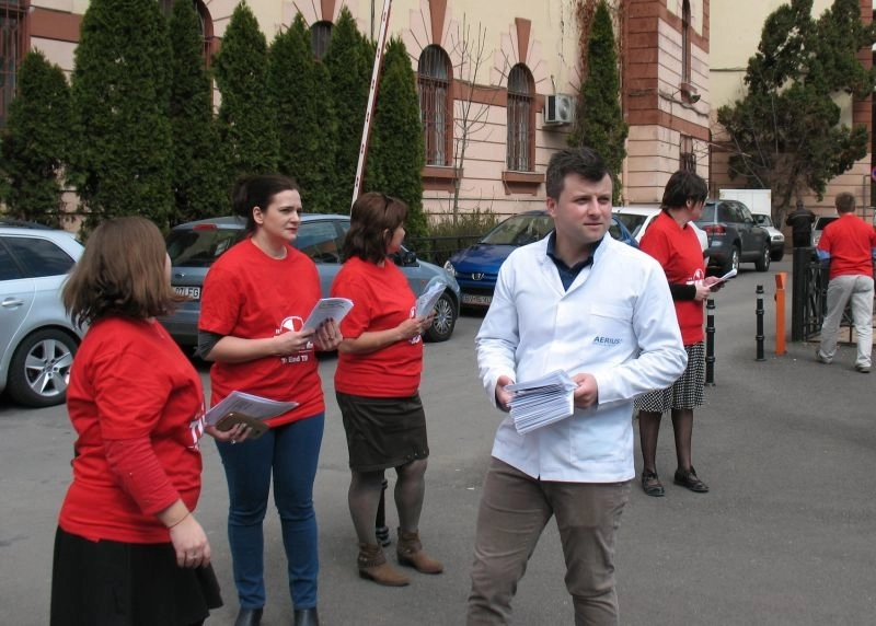 medicii-din-brasov-in-strada-de-ziua-mondiala-de-lupta-impotriva-tuberculozei