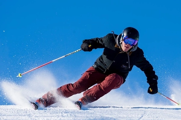 memorialul-nae-stinghe-la-schi-alpin-duminica-in-poiana-brasov