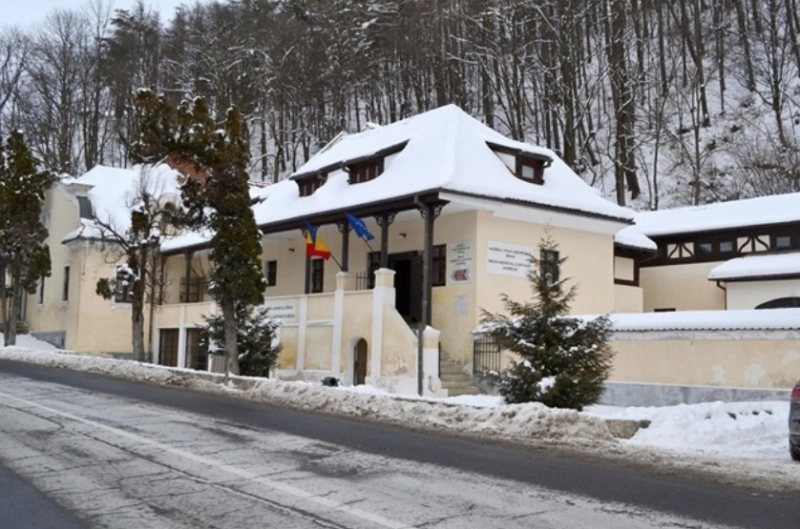 muzeul-national-bran-mutat-intro-pensiune