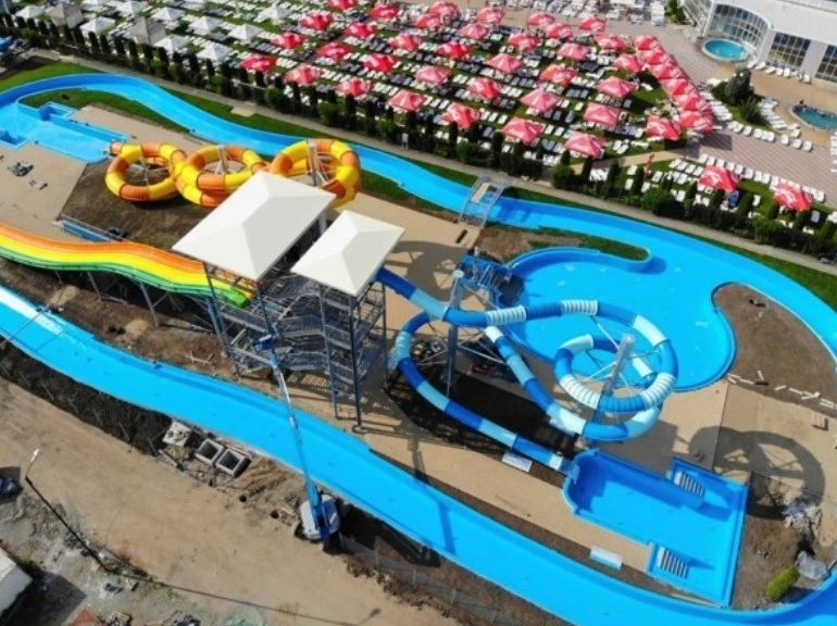 noi-topogane-si-un-lazy-river-rau-lenes-la-paradisul-acvatic