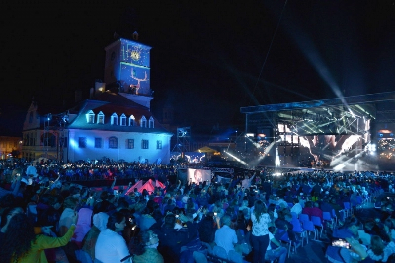 noua-generatie-pe-scena-cerbului-de-aur-laura-bretan-ester-peony-si-olivier-kaye