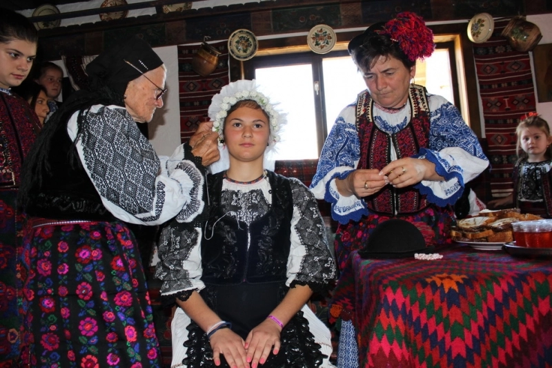 nunta-traditionala-ca-la-dragus-la-muzeul-satului-din-bucuresti