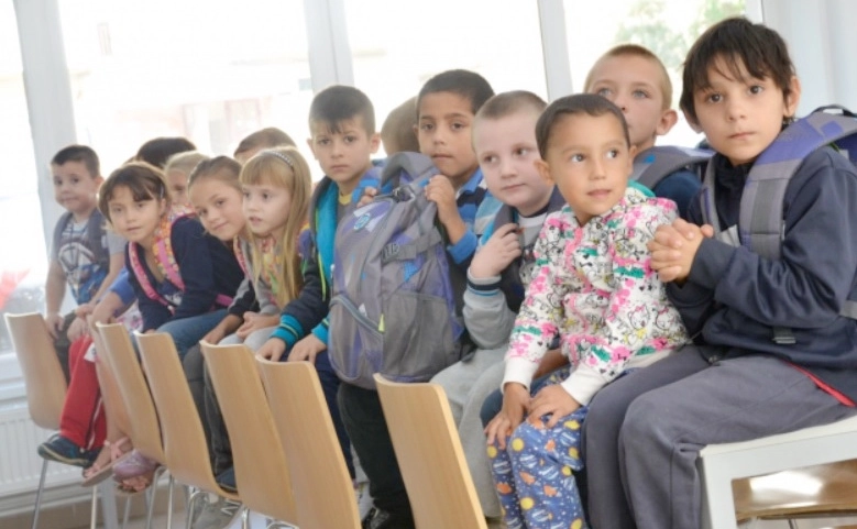 pasi-spre-viitor-a-saptea-editie-papuci-pentru-a-merge-la-scoala