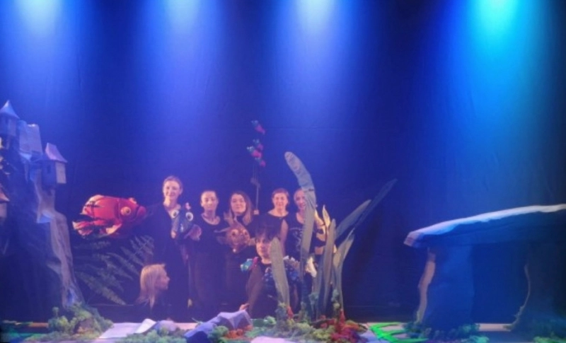 premiera-la-teatrul-arlechino-pe-24-martie-2019-o-poveste-intrun-acvariu