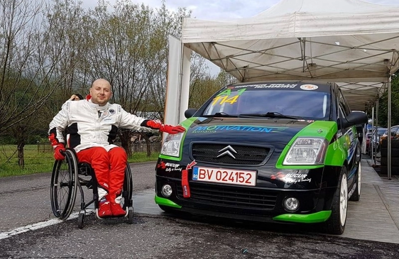 primul-pilot-roman-in-fotoliu-rulant-e-brasovean-si-va-lua-startul-la-raliul-sibiului