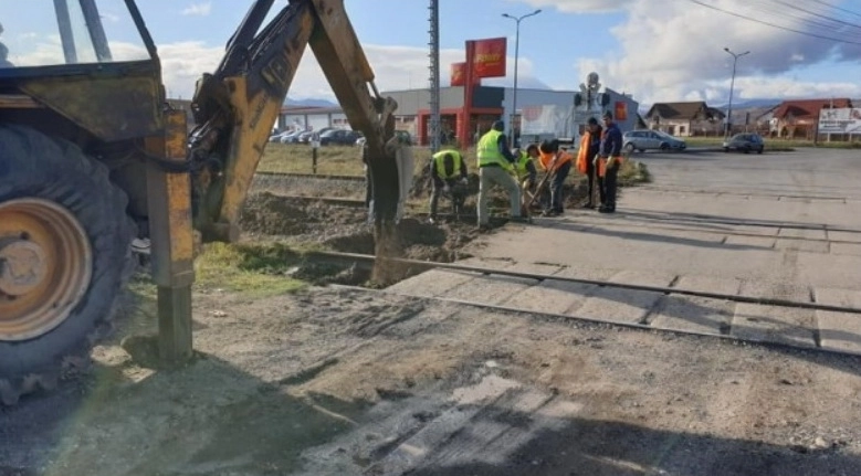 rasnovul-modernizeaza-trecerea-la-nivel-cu-calea-ferata-din-localitate