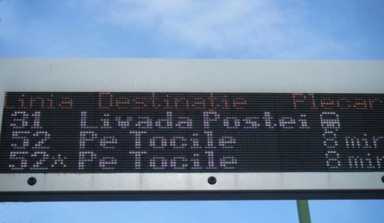 ratbv-cauta-o-firma-care-sa-repare-afisajul-din-statii