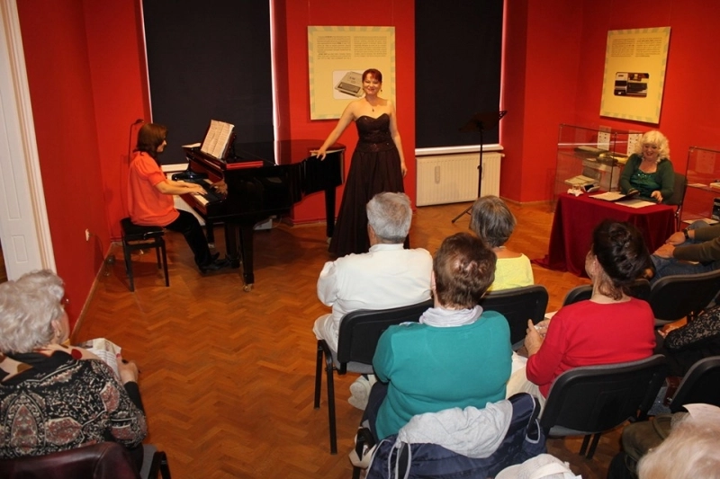 recitalul-de-la-ora-5-minunata-seara-de-mai-la-muzeul-casa-muresenilor