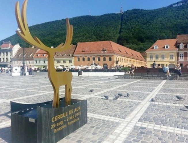 sa-dat-startul-concursului-priveste-cerbul-se-pot-castiga-bilete-la-festival