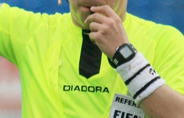 se-infiinteaza-o-scoala-de-formare-a-arbitrilor-de-fotbal-in-brasov