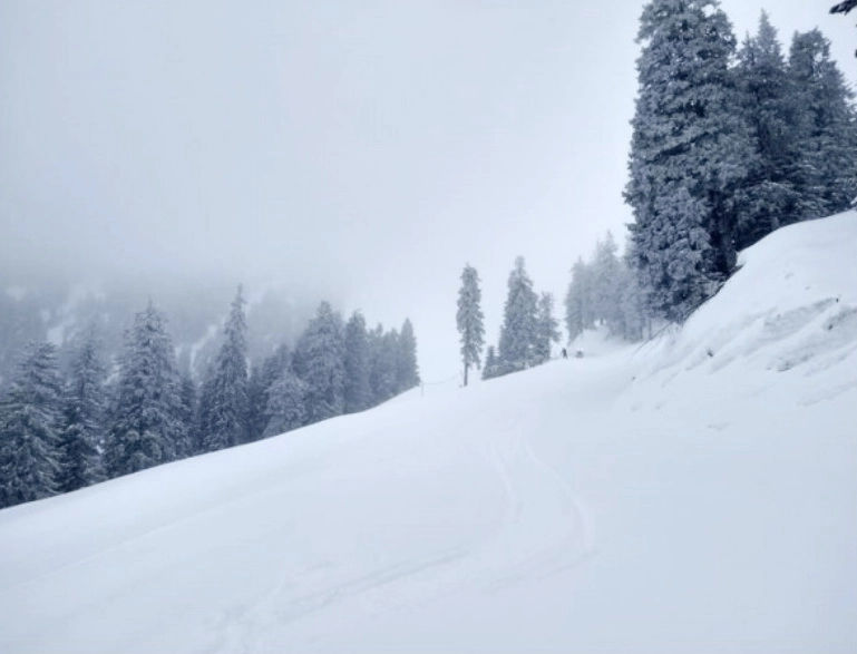 sezonul-de-schi-din-poiana-brasov-nu-sa-incheiat