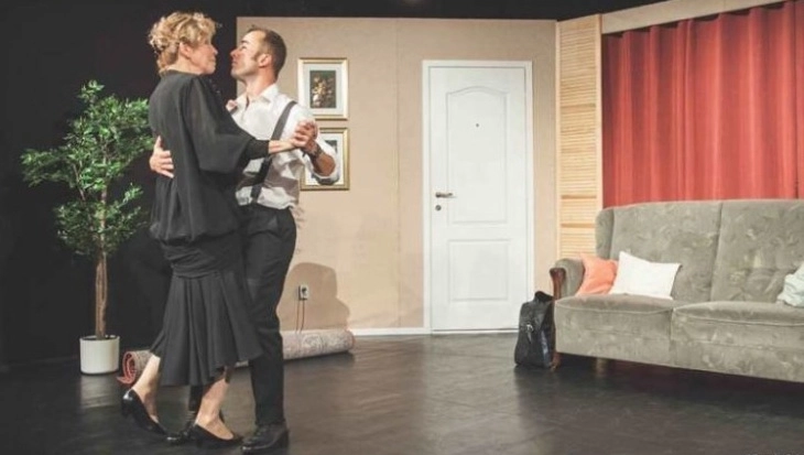 teatrul-de-arta-bucuresti-revine-la-brasov-sase-lectii-de-dans-in-sase-saptamani