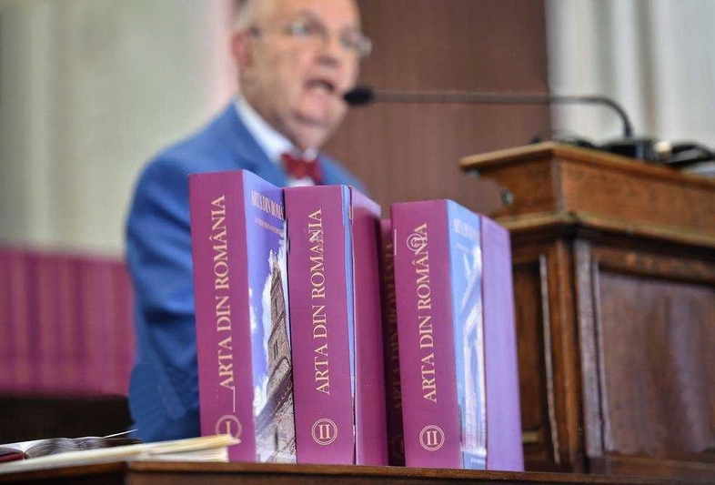 tratat-academic-de-arta-romaneasca-lansat-vineri-la-brasov