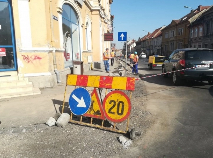 trotuar-mai-lat-pe-bulevardul-15-noiembrie