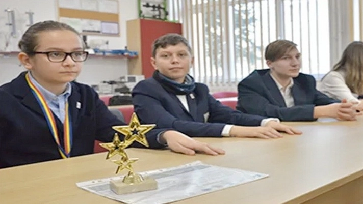12-premii-si-o-mentiune-pentru-brasov-la-concursul-national-de-fizica-astrofizica-si-astronomie
