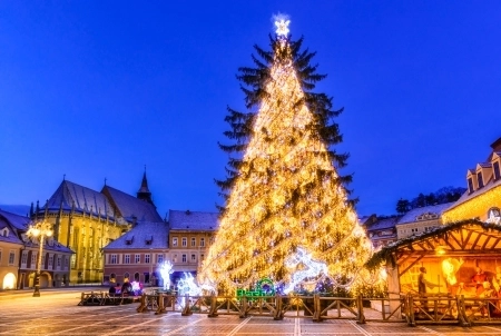 20-de-casute-in-piata-sfatului-