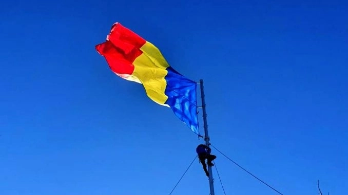 a-fost-schimbat-drapelul-de-pe-muntele-tampa