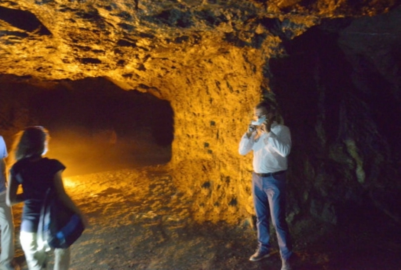 aleea-de-dupa-ziduri-va-fi-pavata-cu-piatra-naturala