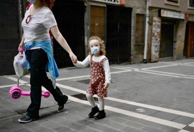 angajatii-care-au-copii-vor-ca-noul-an-scolar-sa-se-desfasoare-normal-cu-elevii-in-salile-de-clasa