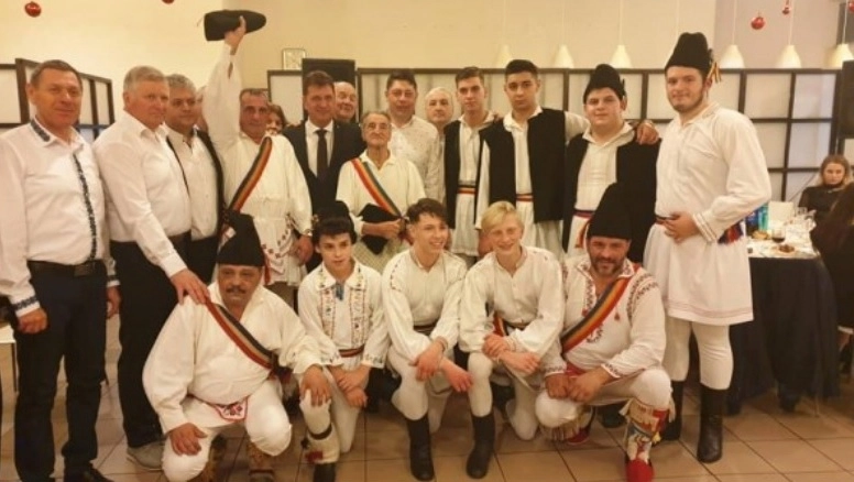 balul-calusarilor-de-la-rasnov-condus-de-veteranul-ilie-mircea-in-virsta-de-92-de-ani