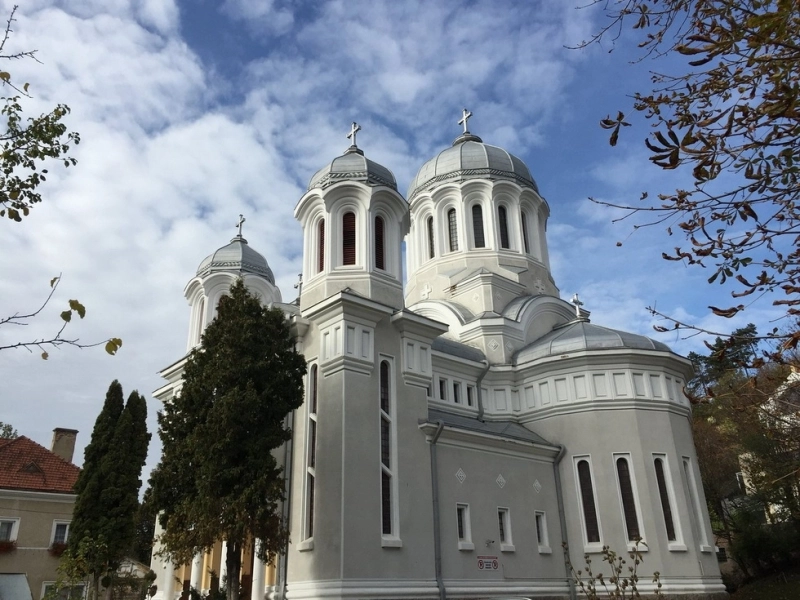 cum-se-desfasoara-slujbele-bisericesti-dupa-15-mai-2020