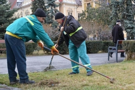 curatenia-de-iarna-continua-in-cartierul-tractorul