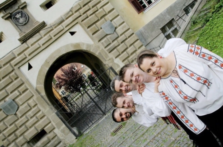 cvintetul-vocal-anatoly-concert-in-curtea-cetatii-fagaras