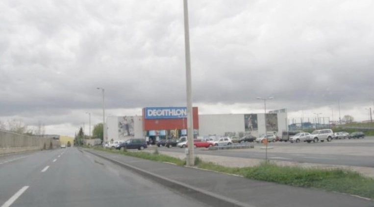decathlon-isi-extinde-spatiile-de-parcare