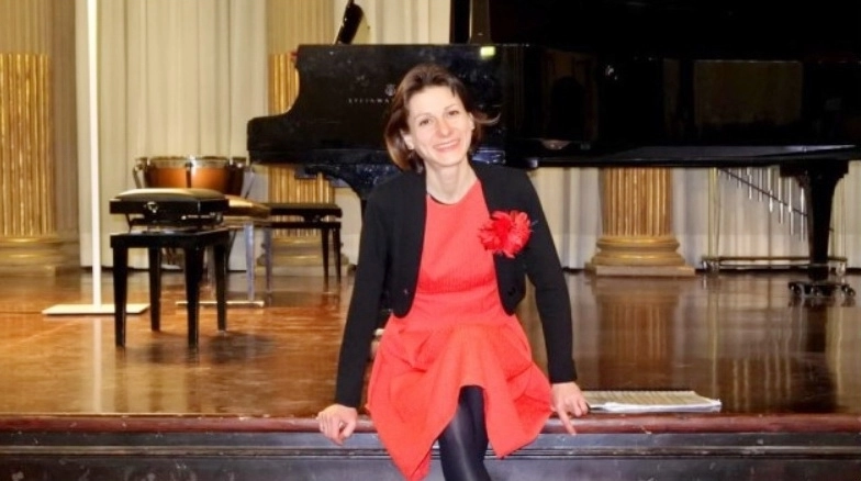 doi-sori-si-trei-luni-recital-in-cinstea-lui-eminescu-la-muzeul-casa-muresenilor-(1)