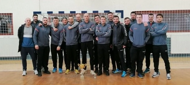 handbal-masculin-csm-fagaras-a-castigat-cupa-szejke
