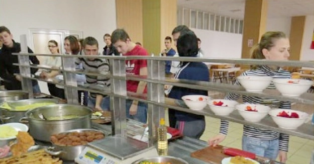 in-an-cu-pandemie-cantina-studenteasca-ramane-inchisa-mancarea-livrata-la-pachet