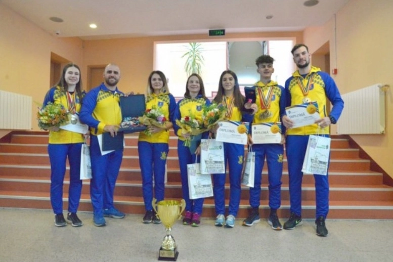 medaliatii-coronei-la-patinajviteza-premiati-in-consiliul-local