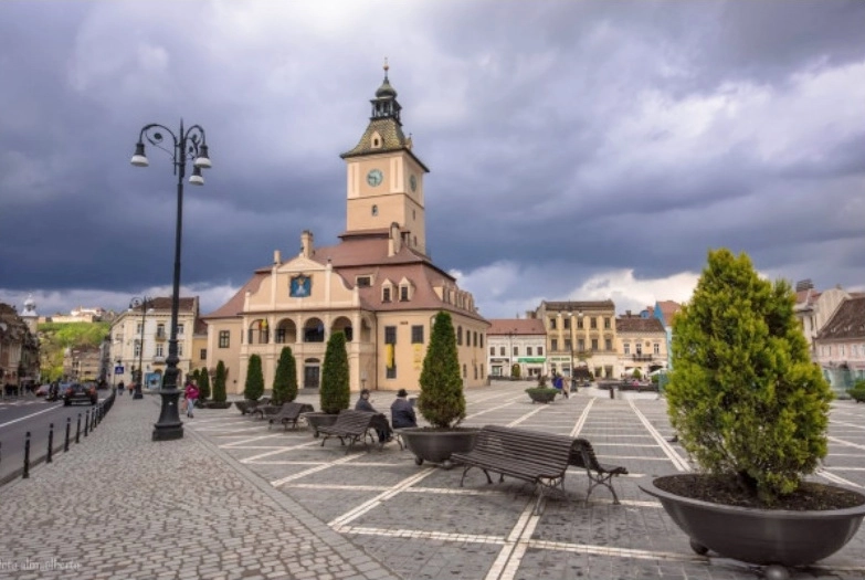 muzeul-judetean-brasov-va-primi-casa-sfatului-in-administrare