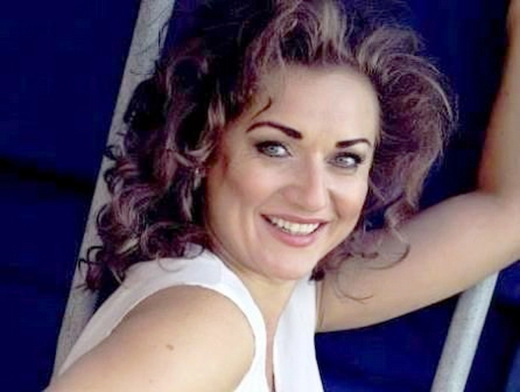 nascuta-la-brasov-antonela-barnat-canta-pentru-prima-data-la-brasov