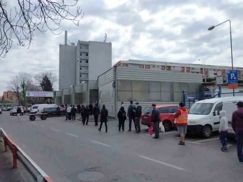 noua-regula-in-pietele-din-brasov-cati-ies-atatia-intra