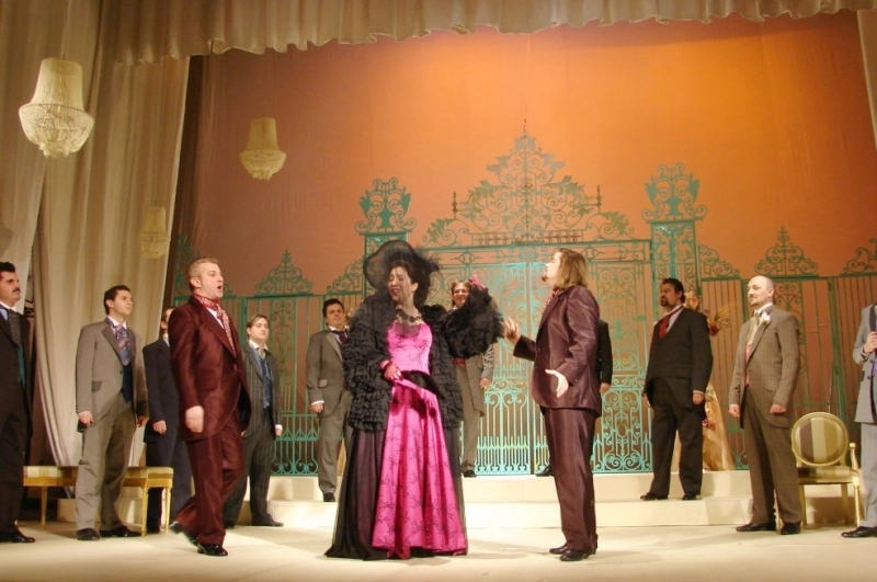 opera-brasov-isi-deschide-portile-pentru-cei-doritori-sa-ii-cunoasca-activitatea